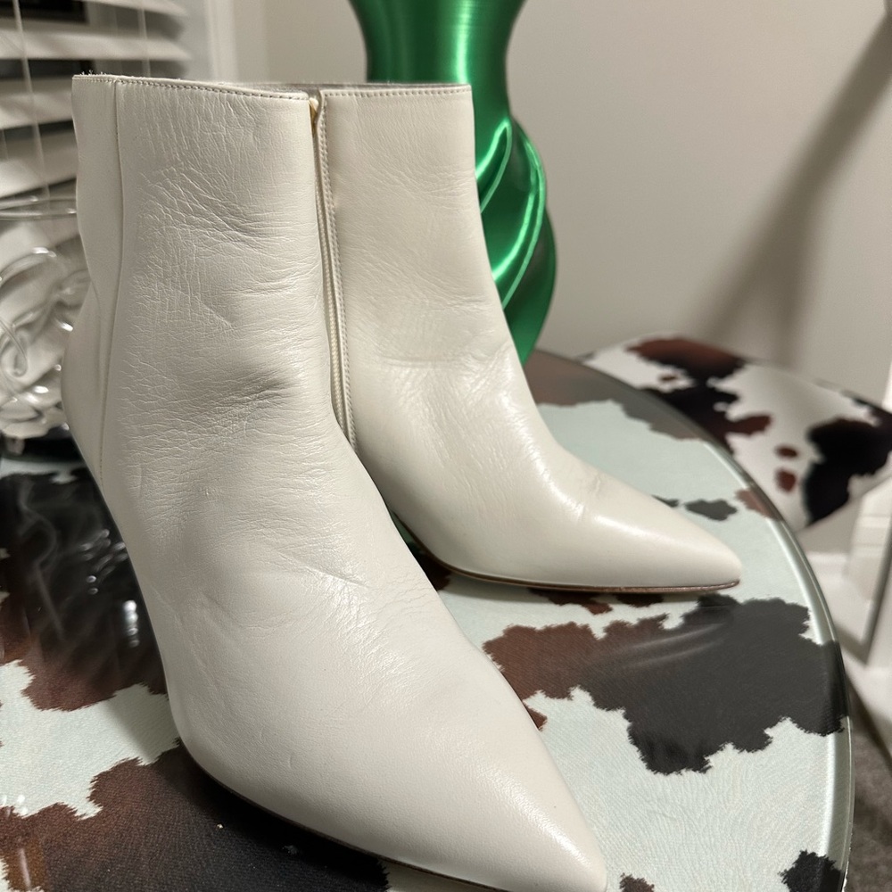 NWOB: L'AGENCE Elegant Off-White Ankle Booties